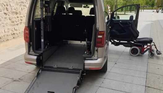 Transports 1 fauteuil roulant VW Caddy Maxi