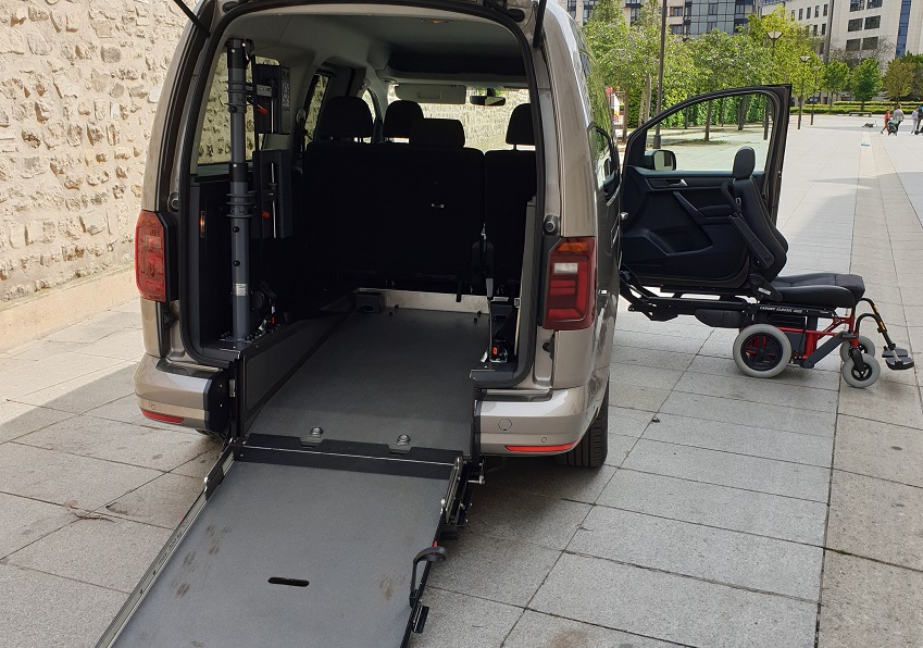 Transports 1 fauteuil roulant VW Caddy Maxi