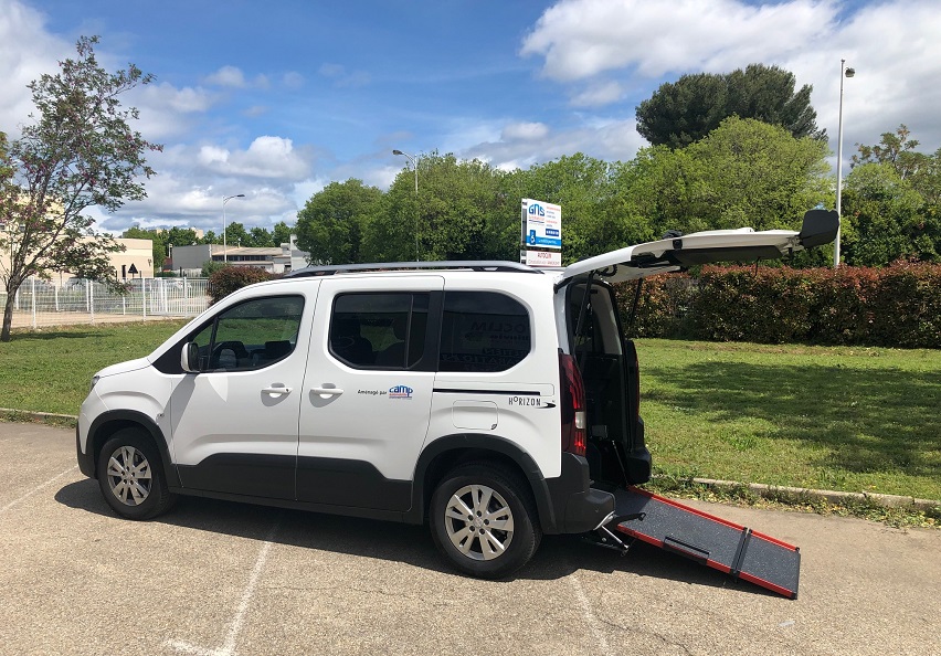 Transport de 1 fauteuil roulant Peugeot Rifter